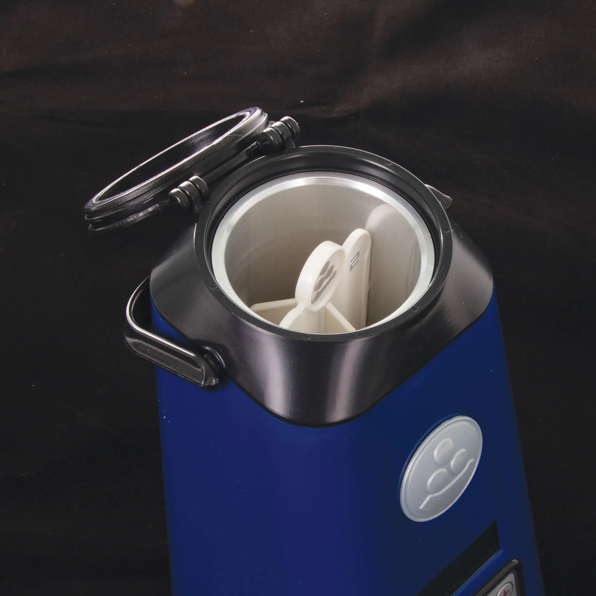 WTA Semen and Embryo Thaw Unit,"Blue thaw unit with open lid and white insert"