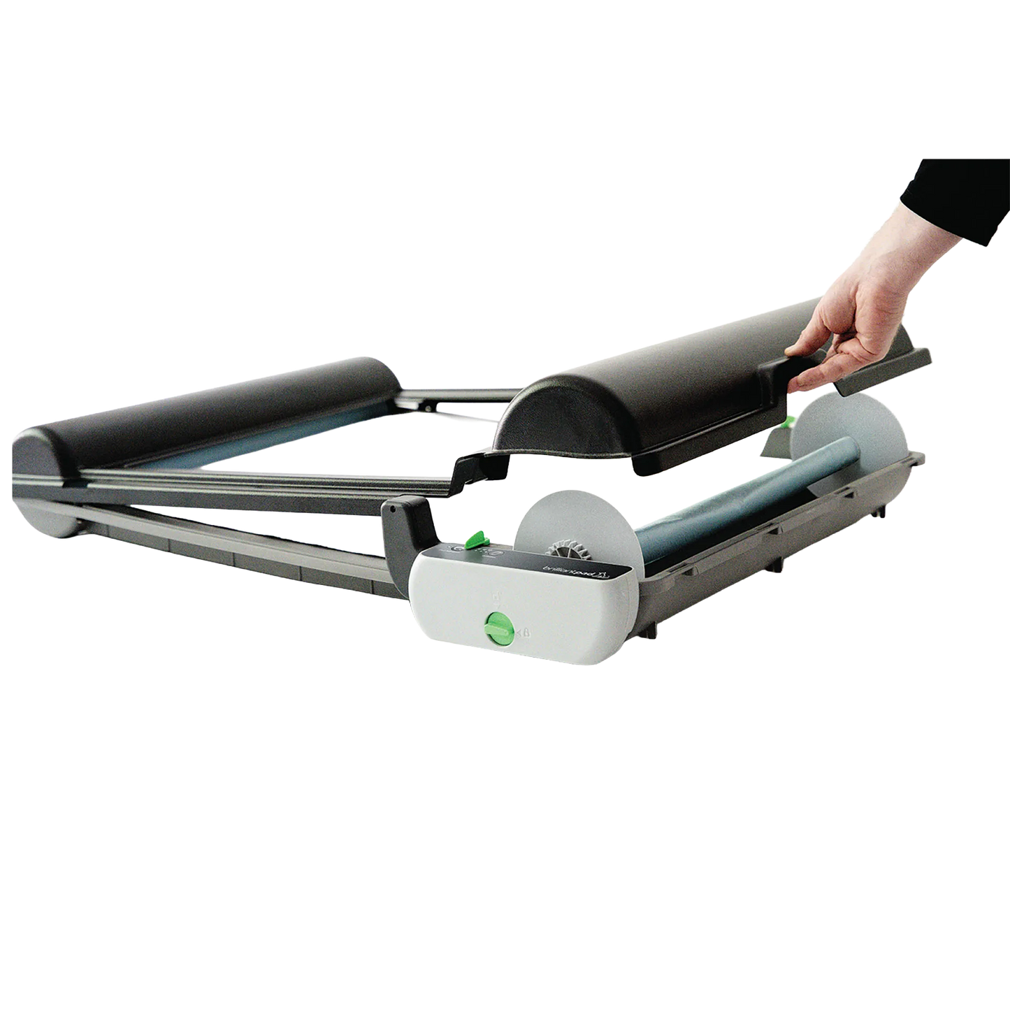 BrilliantPad Pro,"Open tray system with removable black cover and roll"