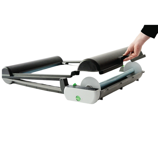 BrilliantPad Pro,"Open tray system with removable black cover and roll"