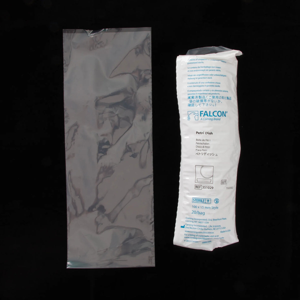 Petri Dish 100x15mm,"Sterile petri dish bag with opened white wrapper"
