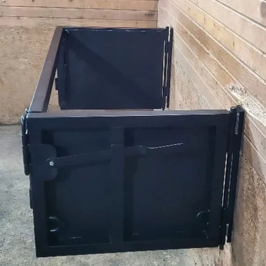 Stall Stocks Uni,"Black metal corner feeder with open top"