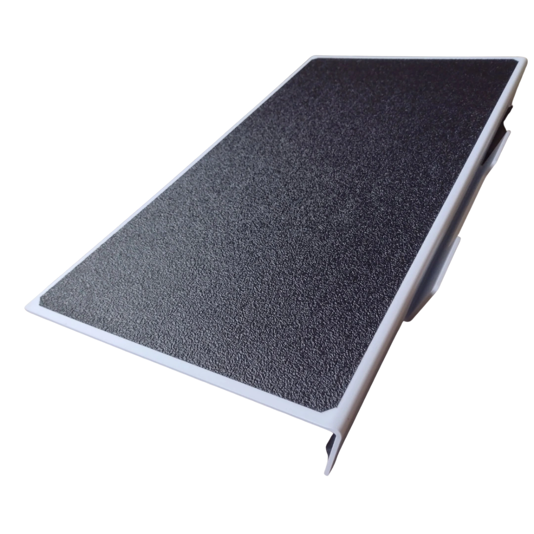 BrilliantPad Ramp,"Textured ramp with raised side edges"