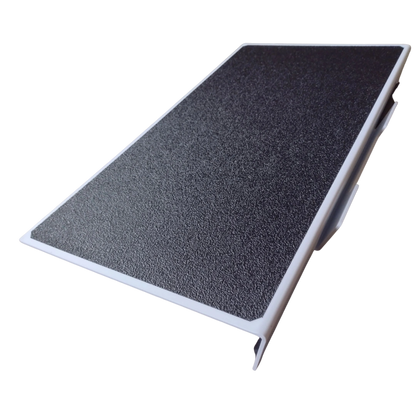 BrilliantPad Ramp,"Textured ramp with raised side edges"