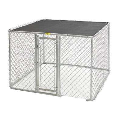 Chainlink Portable Kennel,"Chain link kennel with roof cover and front door"